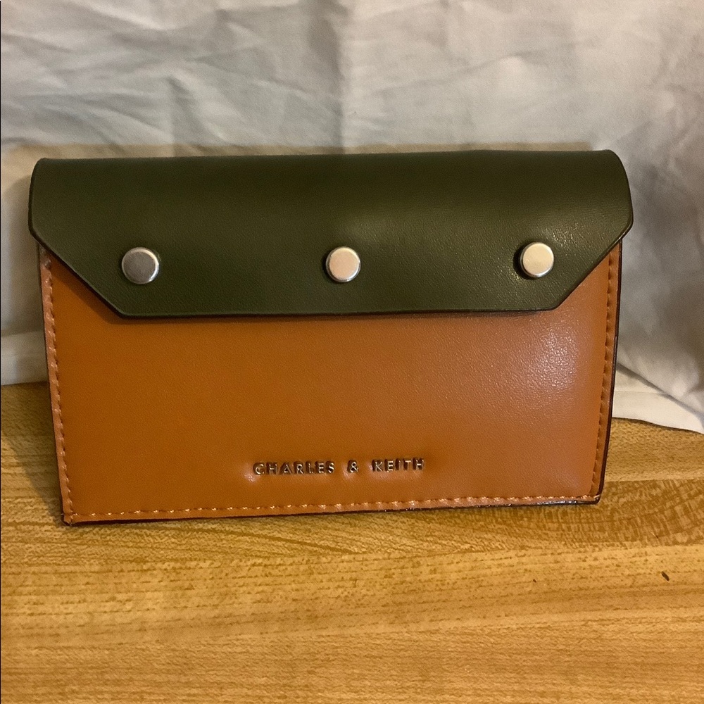 CHARLES & KEITH CARD HOLDER COIN WALLET